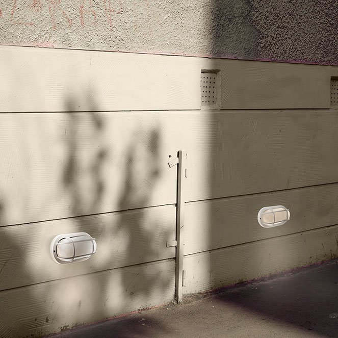 Aplique CAIA grande IP44 1xE27 C.27xL.11,5xAlt.15cm policarbonato (PC) + vidro branco/branco - Image 2